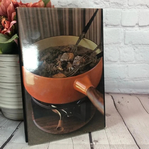 Vintage 1970 FONDUE COOKERY cookbook - Picture 6 of 10